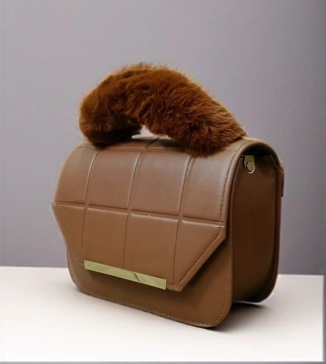 Elegant Women’s Crossbody Bags – Stylish, Compact & Versatile