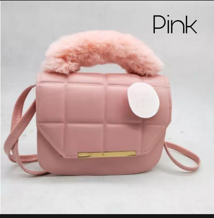 Elegant Women’s Crossbody Bags – Stylish, Compact & Versatile